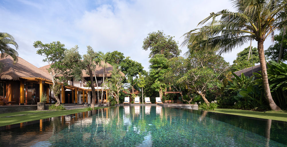 Villa Bangkuang - Pool and Sun Loungers