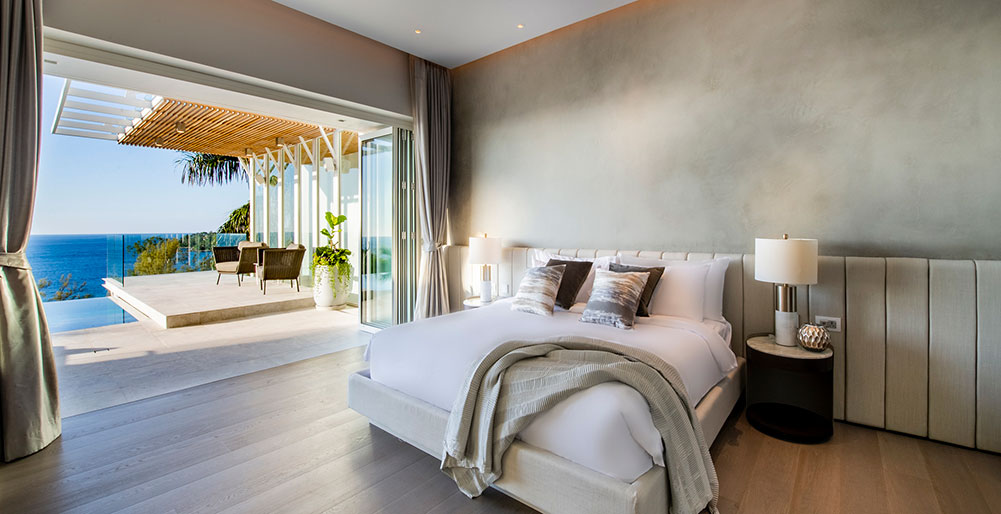 Villa Borimas - Contemporary master bedroom design