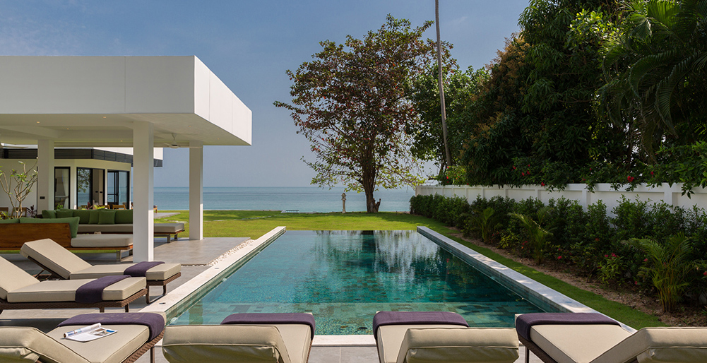 Villa Thansamaay - Breezy pool area overlooking the ocean