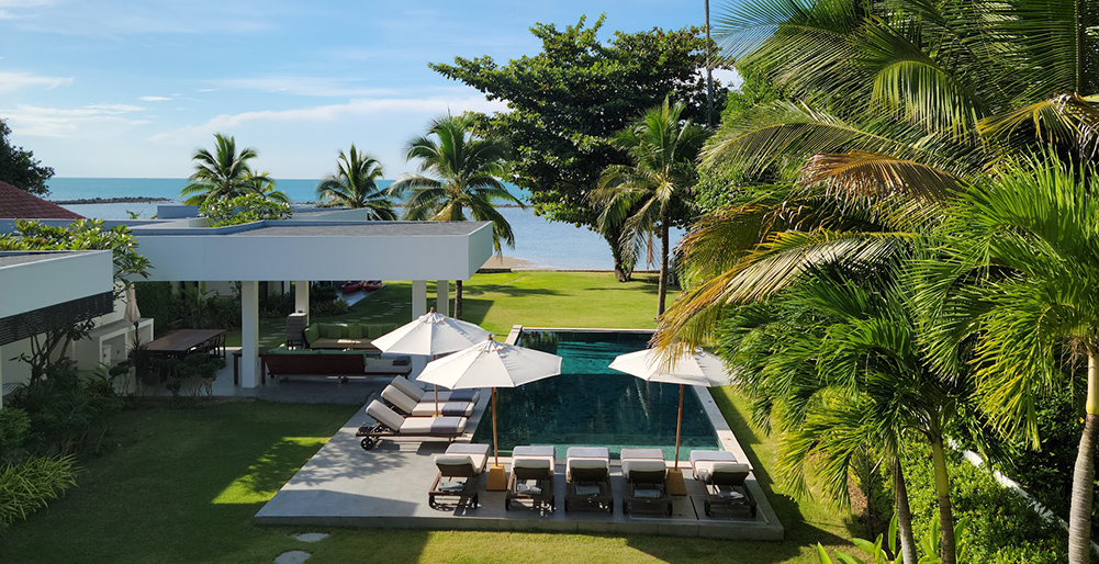 Villa Thansamaay - Modern luxury beachfront villa