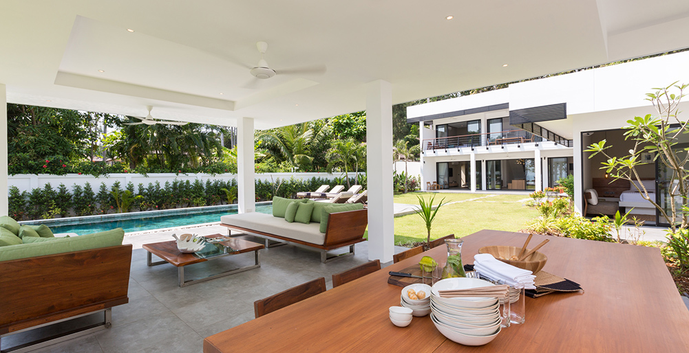 Villa Thansamaay - Cool outdoor dining and sala pool pavilion