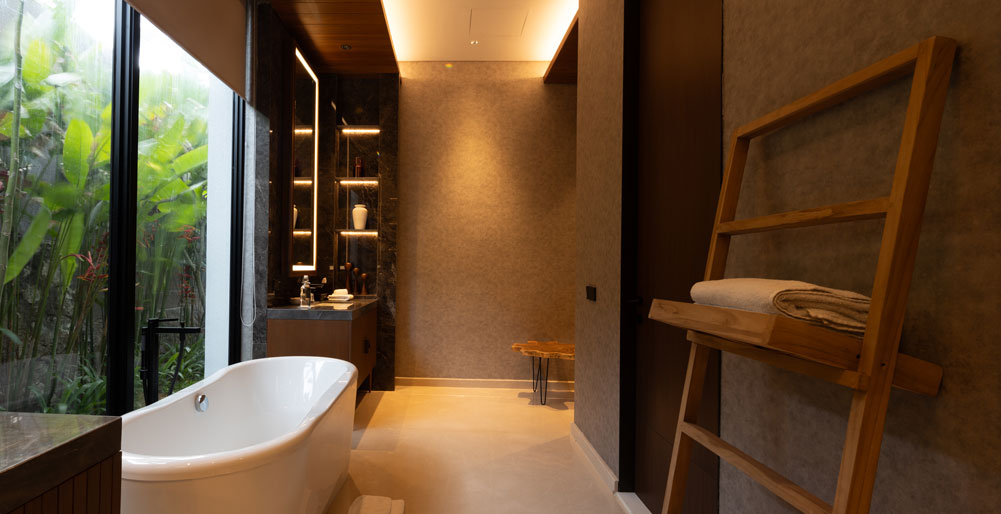 Villa BIE - Luxuriously appointed bathrooms