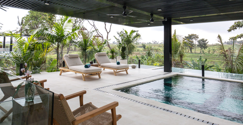 Villa Norbu - Relaxing master bedroom terrace and plunge pool