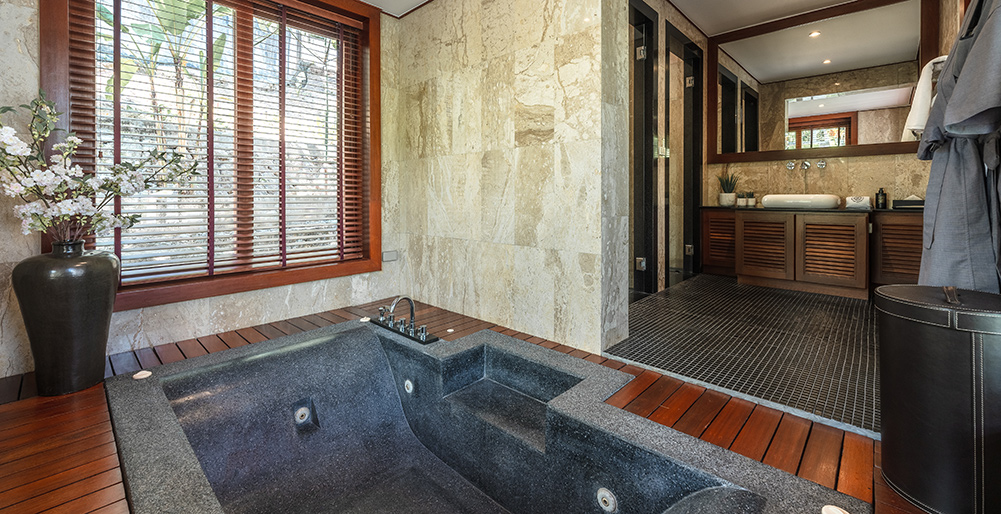 Sea View Zenith - Luxurious ensuite bathroom