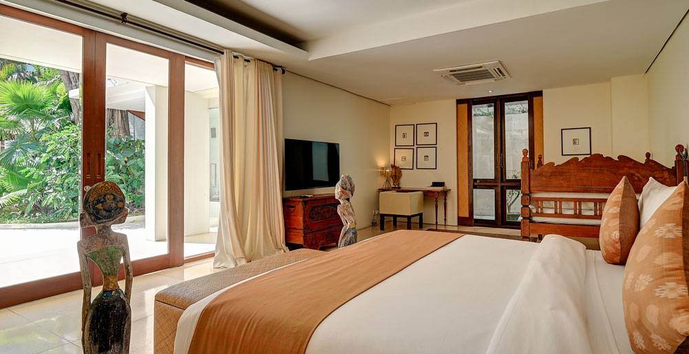 Casa Evaliza - The opulent master bedroom