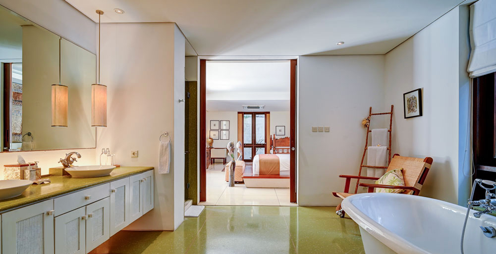 Casa Evaliza - Master bedroom ensuite bathroom