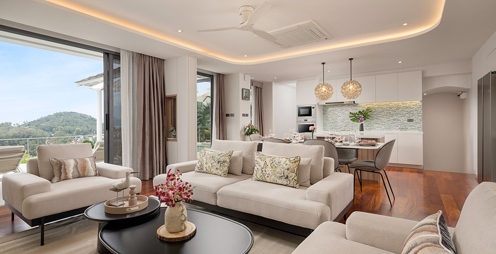 Surin Seaview Villa - Restful living area