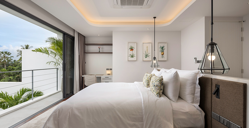 Surin Seaview Villa - Relaxing Master Bedroom