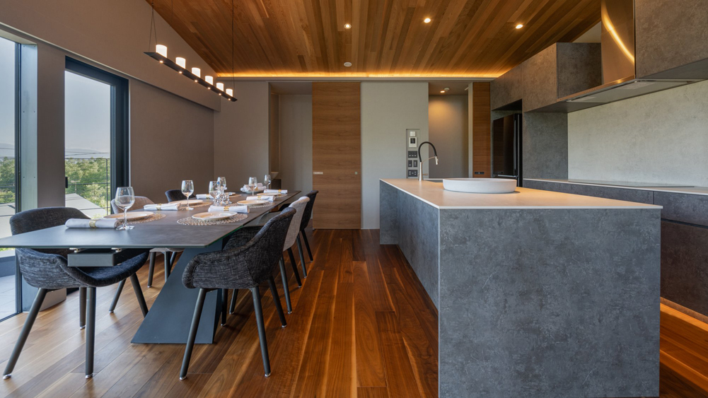 Rinzan Chalet - Kitchen and dining space