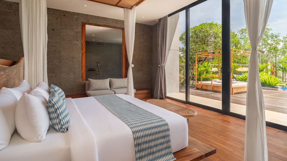 Elite Havens - Kiss Bali Beach Residence - Bali -  Indonesia - Master bedroom by the pool