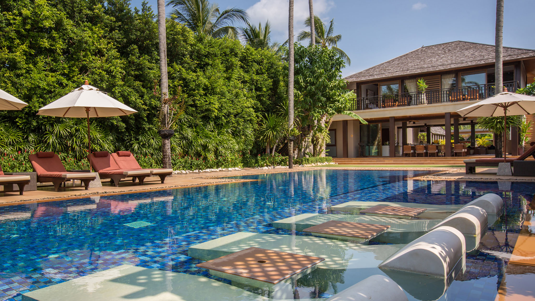 Baan Puri indoor and outdoor living areas