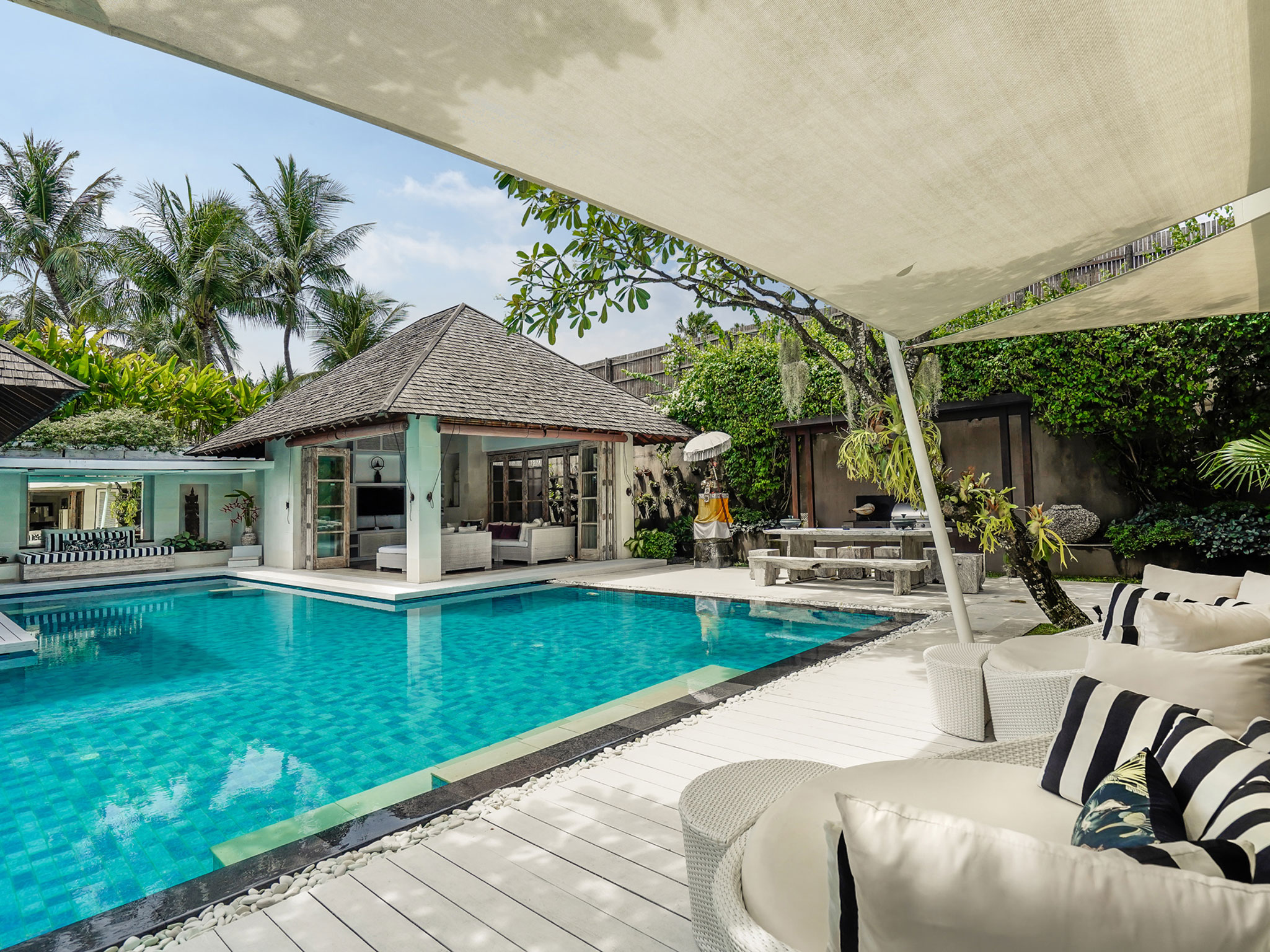 Photo Gallery | Villa Jajaliluna - Seminyak 4 bedroom luxury villa, Bali