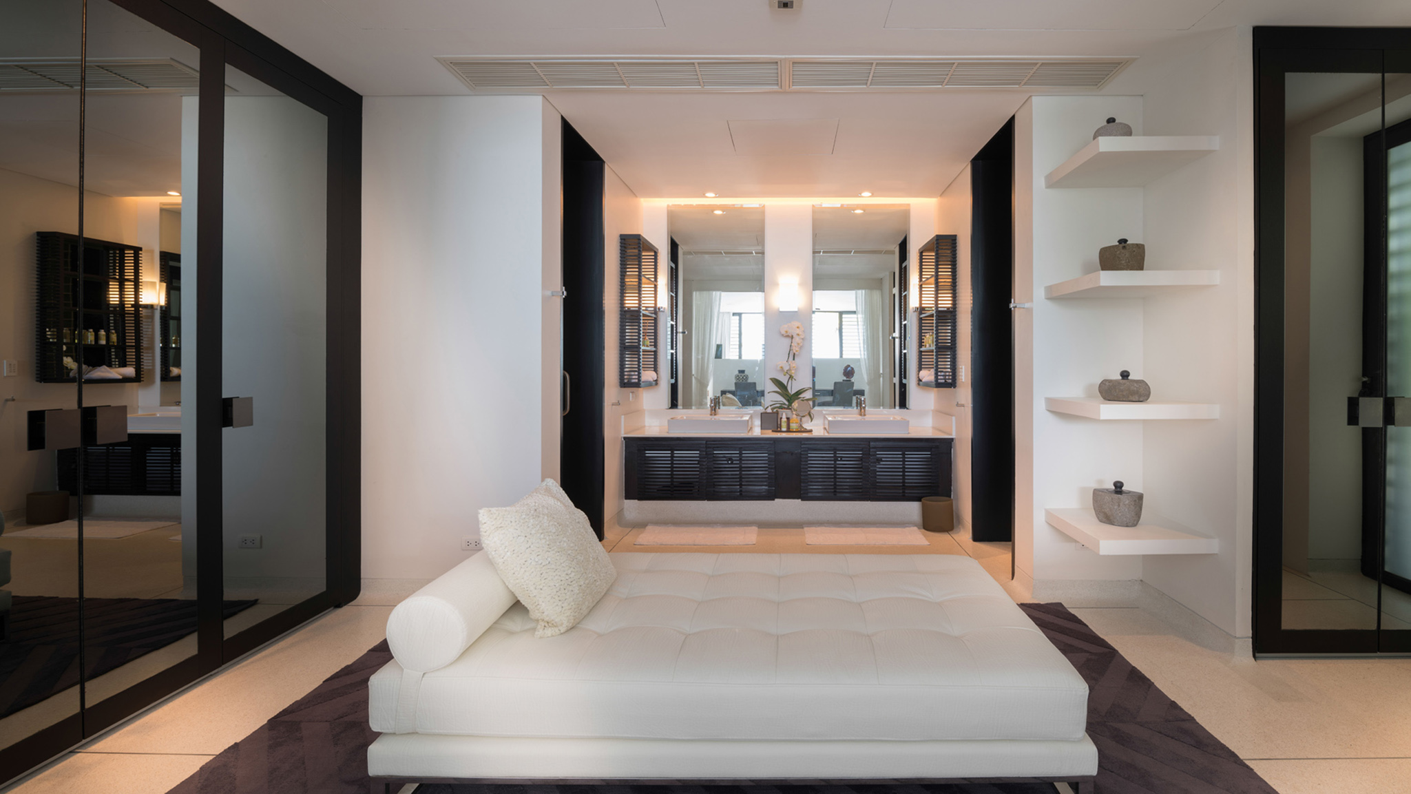 Naam Sawan - Luxurious master bedroom walk-in closet