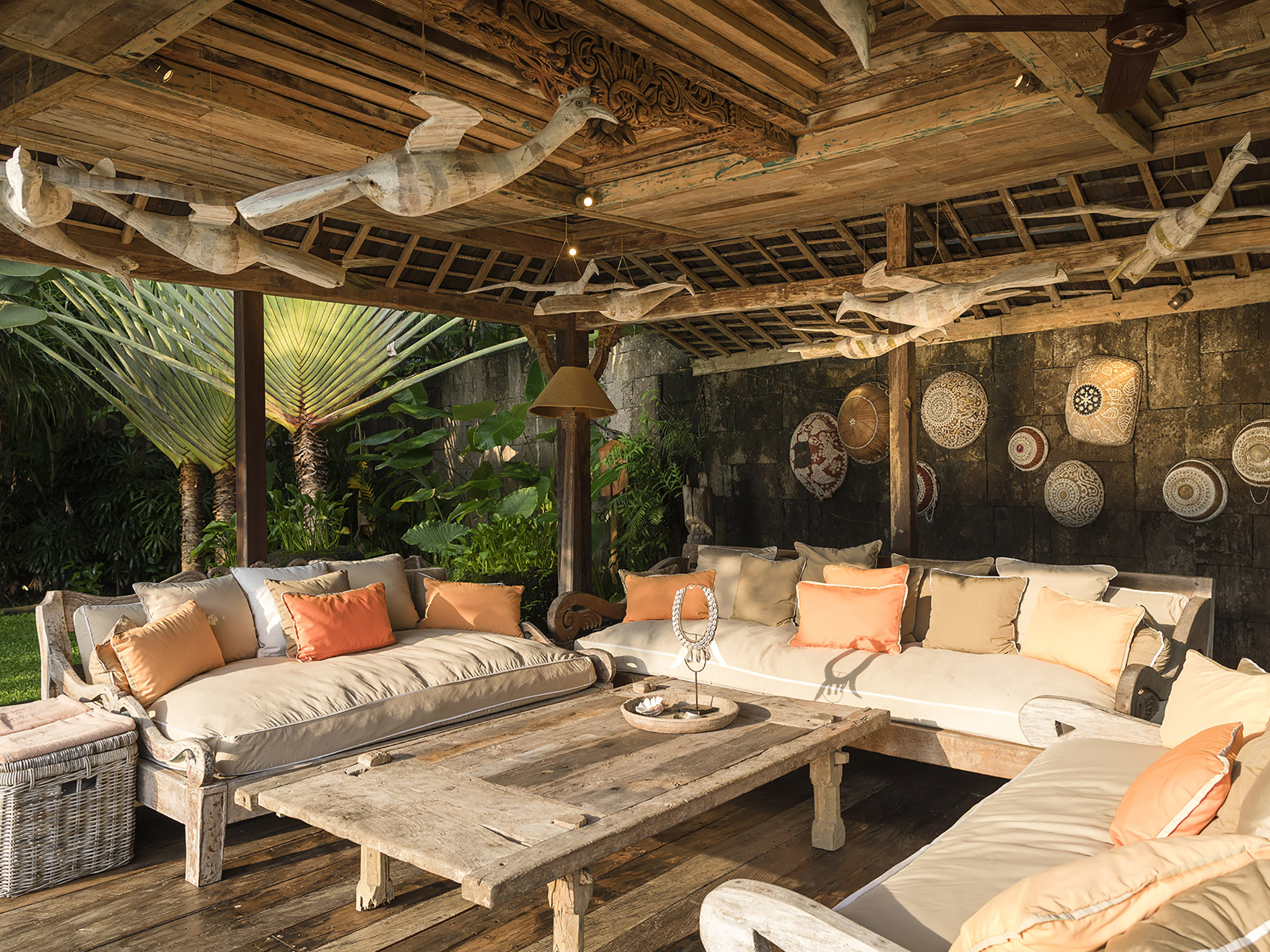 Get Cottage Style Villa Between Canggu &amp; Seminyak Background